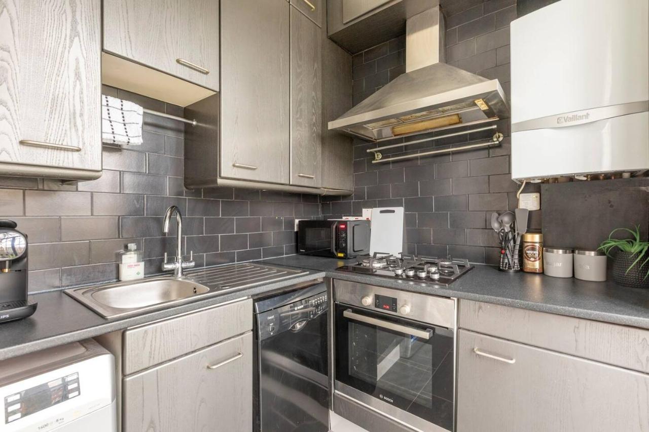 Апартаменты Cozy Flat In The Heart Of Лондон Экстерьер фото
